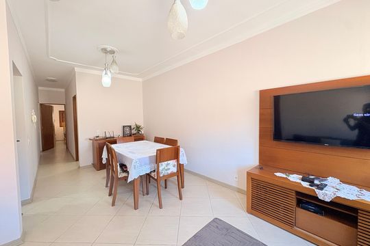 Sala de casa de condomínio à venda com 3 quartos, 84m² em Vila Aparecida, Jundiaí