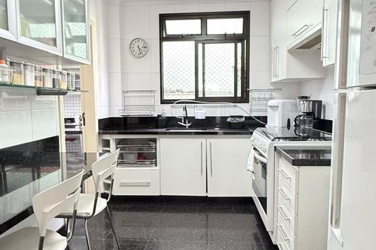 Cozinha de apartamento à venda com 3 quartos, 206m² em Graça, Belo Horizonte
