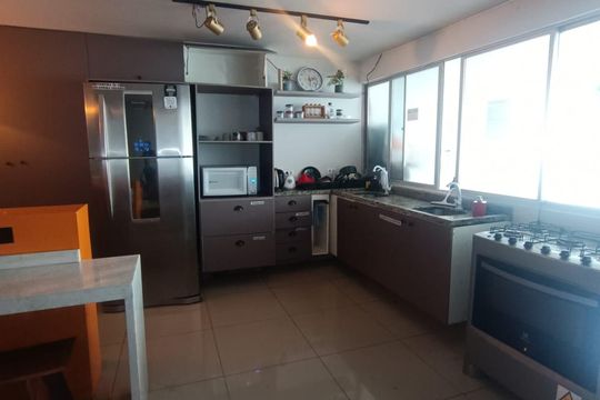 Cozinha de kitnet/studio para alugar com 1 quarto, 30m² em Centro, Curitiba