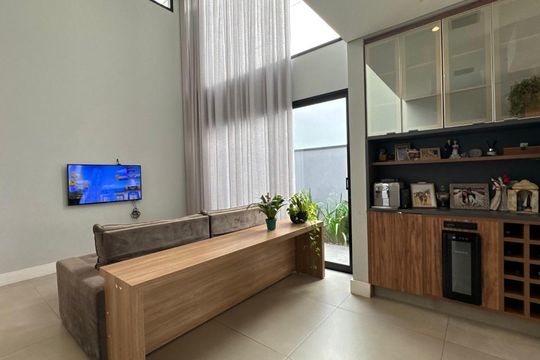 Casa de Condomínio para alugar com 3 quartos, 188m² em Swiss Park, Campinas