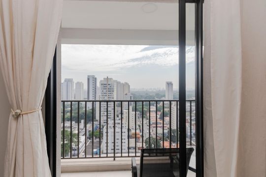 Varanda de kitnet/studio para alugar com 1 quarto, 24m² em Santo Amaro, São Paulo