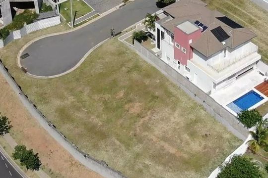 Casa de Condomínio para alugar com 3 quartos, 247m² em Swiss Park, Campinas