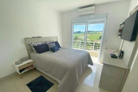 Casa de Condomínio para alugar com 3 quartos, 247m² em Swiss Park, Campinas