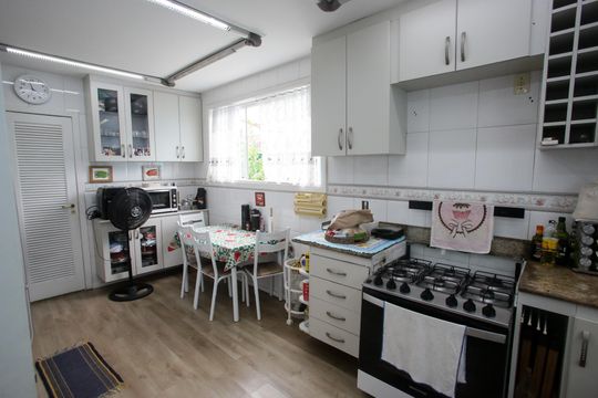Cozinha de casa de condomínio para alugar com 4 quartos, 600m² em Jacarepaguá, Rio de Janeiro