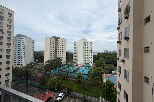Sala - Vista de apartamento à venda com 2 quartos, 60m² em Jacarepaguá, Rio de Janeiro