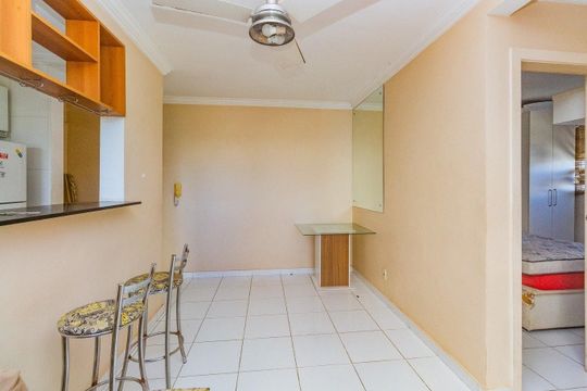 Sala de apartamento para alugar com 2 quartos, 65m² em Costa E Silva, Porto Alegre