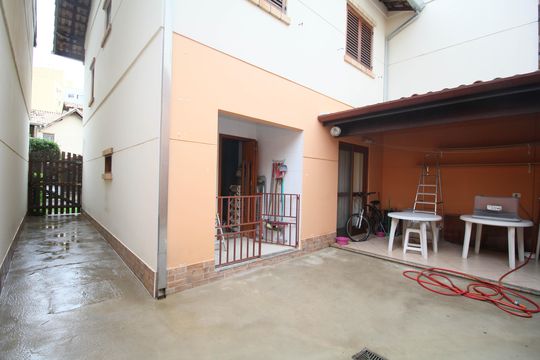 Quintal de casa de condomínio à venda com 3 quartos, 182m² em Parque Assuncao, Taboão da Serra