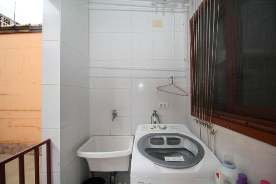 Área de Serviço de casa de condomínio à venda com 3 quartos, 182m² em Parque Assuncao, Taboão da Serra