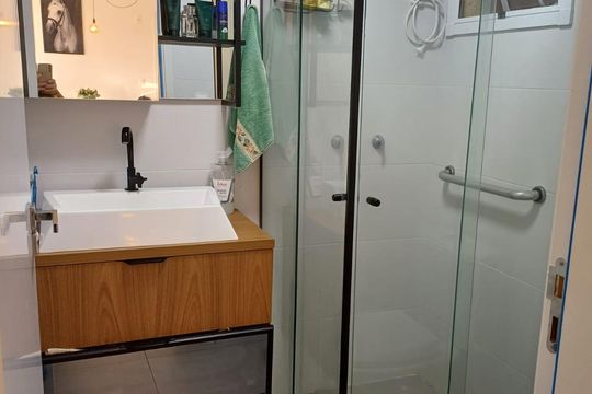 Banheiro de apartamento à venda com 2 quartos, 95m² em Partenon, Porto Alegre