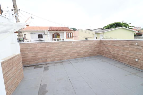Quintal de casa à venda com 4 quartos, 176m² em Pestana, Osasco