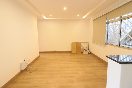 Sala de casa à venda com 4 quartos, 176m² em Pestana, Osasco