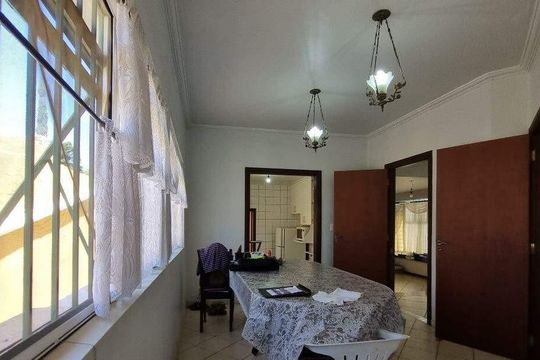Casa para alugar com 4 quartos, 357m² em Parque Taquaral, Campinas