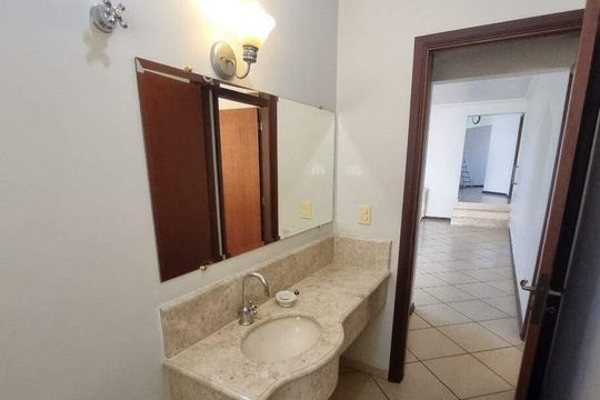 Casa para alugar com 4 quartos, 357m² em Parque Taquaral, Campinas