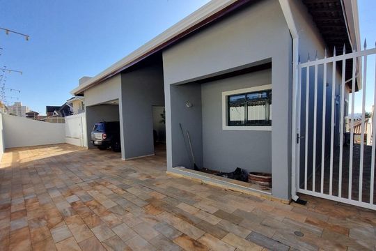 Casa para alugar com 4 quartos, 357m² em Parque Taquaral, Campinas
