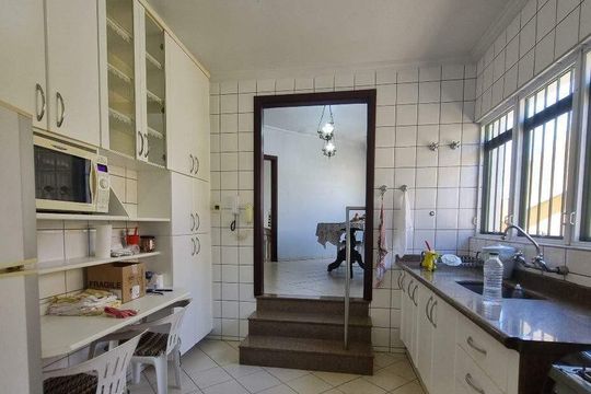 Casa para alugar com 4 quartos, 357m² em Parque Taquaral, Campinas