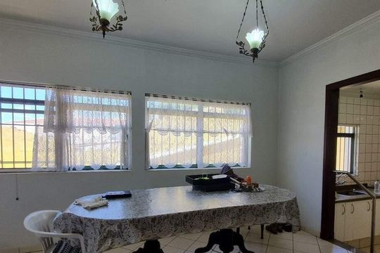 Casa para alugar com 4 quartos, 357m² em Parque Taquaral, Campinas