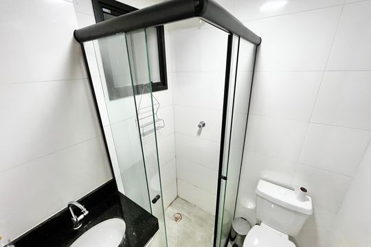 Banheiro de kitnet/studio para alugar com 1 quarto, 29m² em Vila Dom Pedro Ii, São Paulo