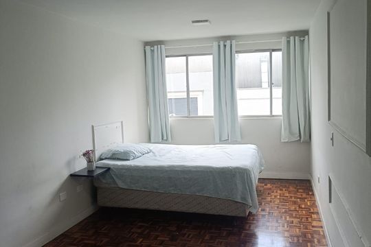 Quarto de kitnet/studio para alugar com 1 quarto, 28m² em Centro, Curitiba