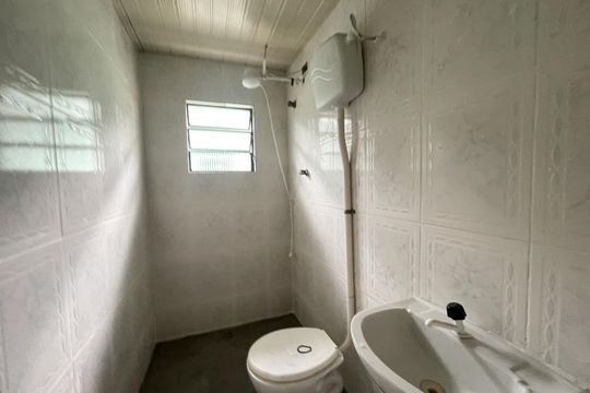 Banheiro de apartamento para alugar com 1 quarto, 41m² em Parque Lafaiete, Duque de Caxias
