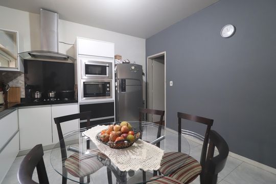 Cozinha de casa à venda com 4 quartos, 182m² em Guarani, Novo Hamburgo