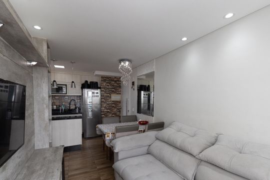 Sala  de apartamento à venda com 2 quartos, 48m² em Parque Edu Chaves, São Paulo