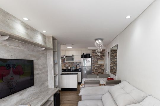 Sala  de apartamento à venda com 2 quartos, 48m² em Parque Edu Chaves, São Paulo