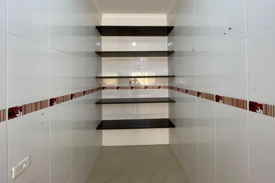 Cozinha - Armários de casa à venda com 3 quartos, 300m² em Furnas, São Paulo