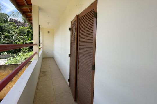 Varanda quarto 3 de casa à venda com 3 quartos, 300m² em Furnas, São Paulo