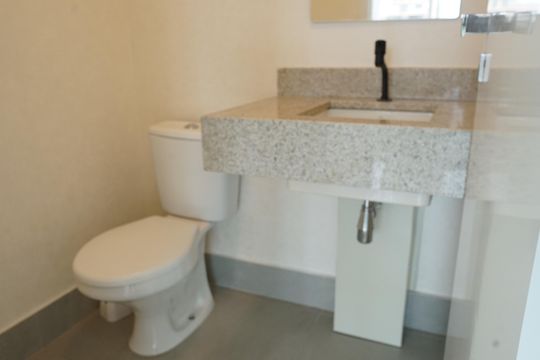 Banheiro de casa de condomínio à venda com 1 quarto, 39m² em Jardim Guarulhos, Guarulhos