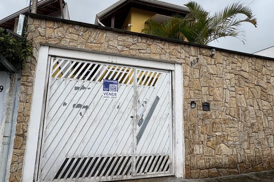 Fachada de casa à venda com 3 quartos, 175m² em Parque Residencial Jundiaí, Jundiaí