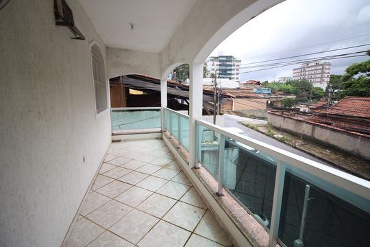 Varanda Quarto 2 de casa à venda com 4 quartos, 314m² em Santa Helena, Belo Horizonte