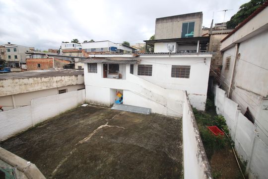 Quintal de casa à venda com 4 quartos, 314m² em Santa Helena, Belo Horizonte