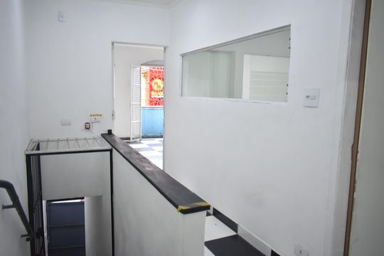 Corredor de casa para alugar com 3 quartos, 140m² em Vila da Saúde, São Paulo