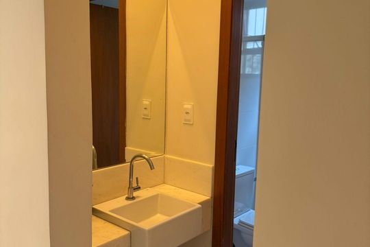 Banheiro de apartamento à venda com 3 quartos, 130m² em Fonte Grande, Contagem