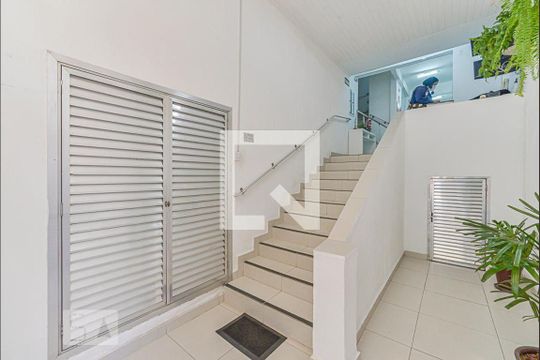 Hall de entrada de kitnet/studio à venda com 1 quarto, 26m² em Sé, São Paulo