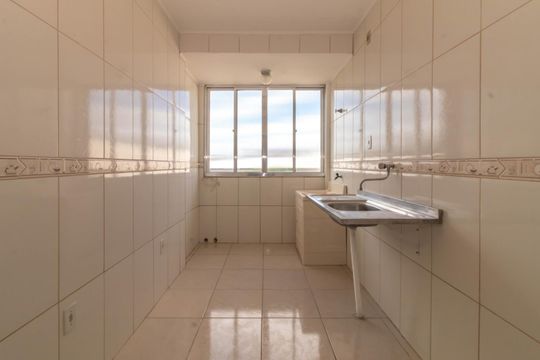 Cozinha  de apartamento para alugar com 1 quarto, 40m² em Jardim Itu, Porto Alegre