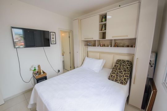 Suíte de apartamento para alugar com 2 quartos, 76m² em Centro, Taubaté