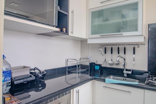 Cozinha de apartamento à venda com 2 quartos, 67m² em Santo Antônio, Porto Alegre