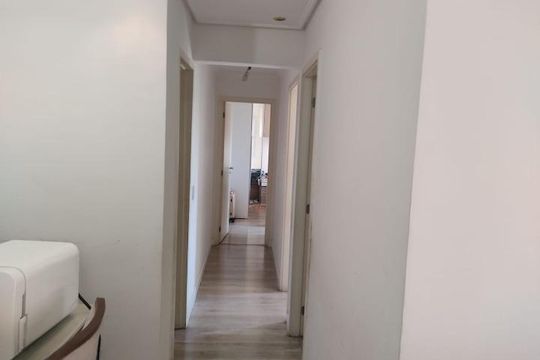 Corredor de apartamento à venda com 3 quartos, 73m² em Jardim Tupanci, Barueri