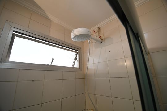 Banheiro de apartamento para alugar com 1 quarto, 60m² em Cambuí, Campinas