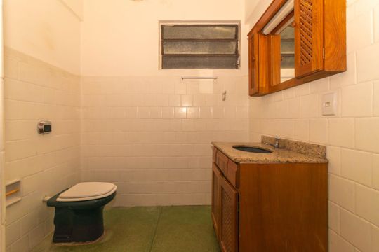Banheiro  de apartamento para alugar com 3 quartos, 80m² em Centro Histórico, Porto Alegre