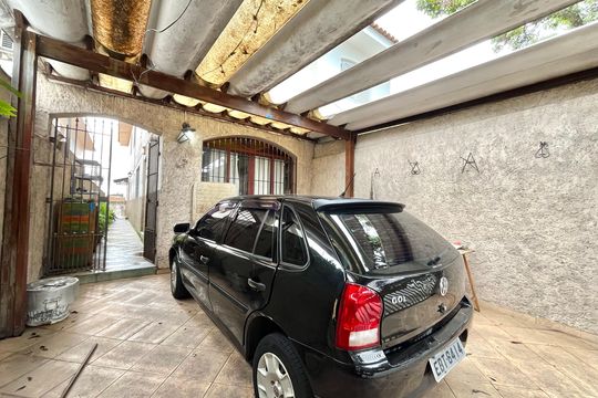 Garagem de casa para alugar com 3 quartos, 185m² em Vila Alexandria, São Paulo
