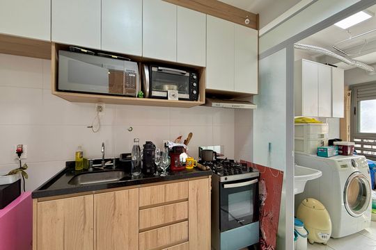 Cozinha  de apartamento à venda com 2 quartos, 66m² em Jardim das Acacias, São Paulo