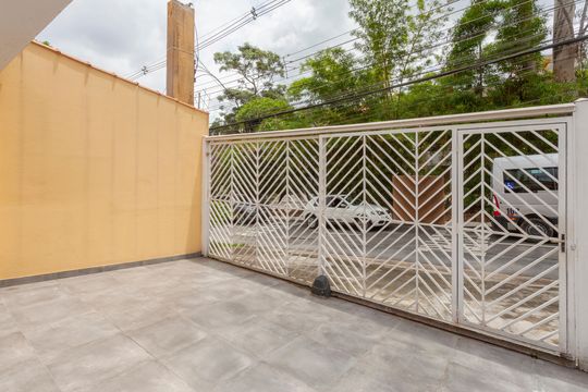Garagem de casa à venda com 4 quartos, 300m² em Jardim Marajoara, São Paulo