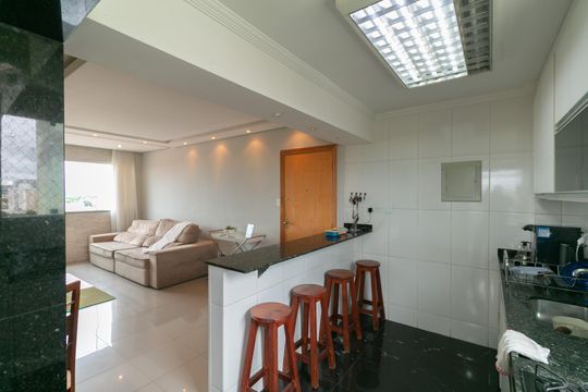 Apartamento à venda com 4 quartos, 278m² em Planalto, Belo Horizonte