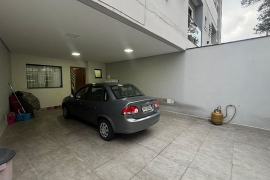 Garagem de casa à venda com 3 quartos, 195m² em Vila Vilma, Santo André