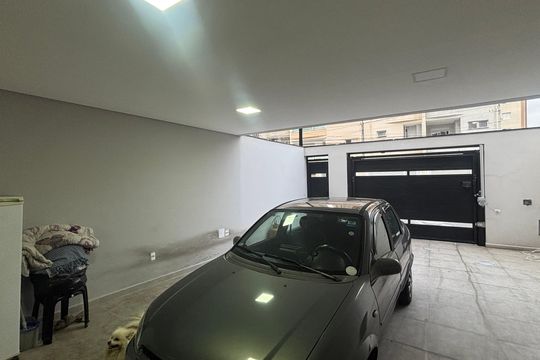 Garagem de casa à venda com 3 quartos, 195m² em Vila Vilma, Santo André