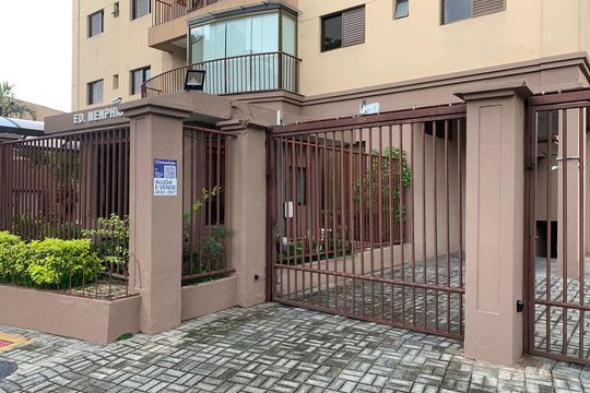 Fachada + Plaquinha de apartamento à venda com 3 quartos, 79m² em Vila Nova Savoia, São Paulo