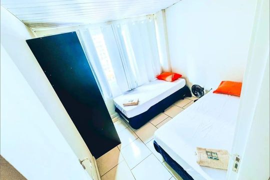 Quarto 2 de apartamento para alugar com 2 quartos, 59m² em Centro, Curitiba