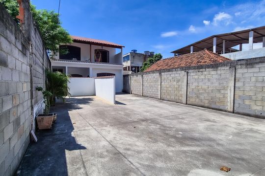Vista da casa área externa  de casa para alugar com 2 quartos, 90m² em Penha, Rio de Janeiro